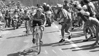 overwinning van wielrenner Peter Winnen op Alpe d'Huez in 1981